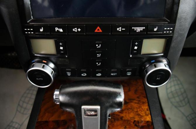 Volkswagen Touareg I Рестайлинг с пробегом 2008 года, цена 1 249 000 рублей, 250125 км, внедорожник, Автокод Объявления
