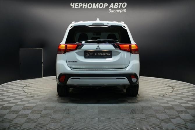 Mitsubishi Outlander III Рестайлинг 3 с пробегом 2021 года, цена 1 999 000 рублей, 123125 км, внедорожник, Автокод Объявления
