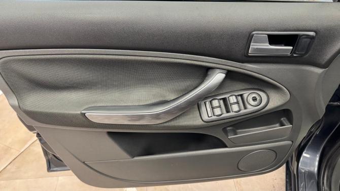 Ford C-MAX I Рестайлинг с пробегом 2007 года, цена 350 000 рублей, 358663 км, минивэн, Автокод Объявления
