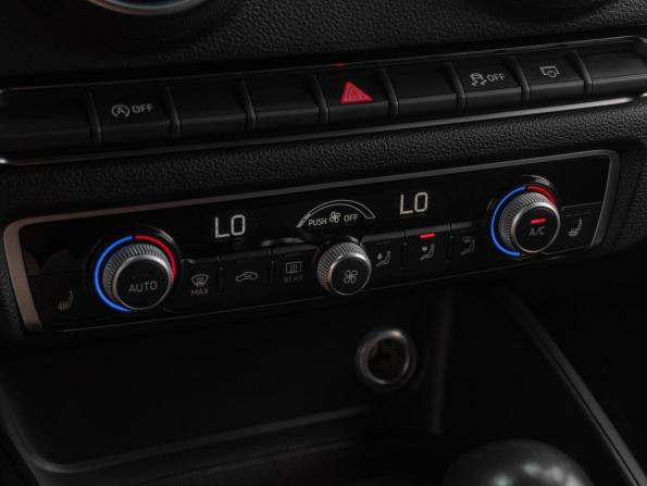 Audi A3 III (8V) Рестайлинг с пробегом 2019 года, цена 1 749 000 рублей, 142755 км, седан, Автокод Объявления