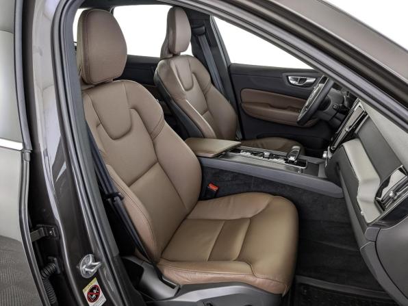 Volvo XC60 II Рестайлинг с пробегом 2023 года, цена 5 650 000 рублей, 18293 км, внедорожник, Автокод Объявления