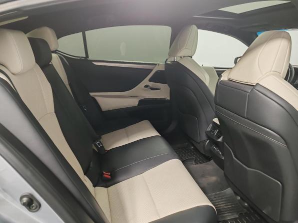 Lexus ES VII Рестайлинг с пробегом 2021 года, цена 4 329 000 рублей, 70321 км, седан, Автокод Объявления