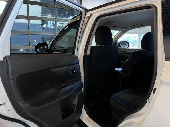 Mitsubishi Outlander III Рестайлинг 3 с пробегом 2022 года, цена 2 990 000 рублей, 46782 км, внедорожник, Автокод Объявления