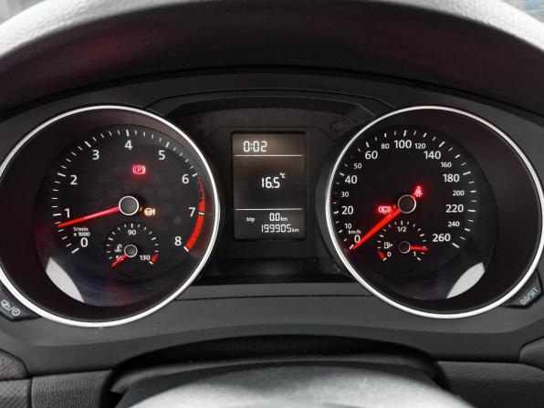 Volkswagen Jetta VI Рестайлинг с пробегом 2015 года, цена 835 000 рублей, 199905 км, седан, Автокод Объявления