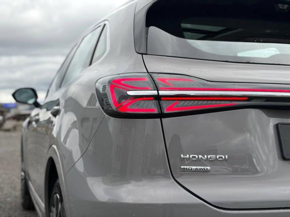 Hongqi HS5 I Рестайлинг с пробегом 2024 года, цена 3 195 000 рублей, 16694 км, внедорожник, Автокод Объявления