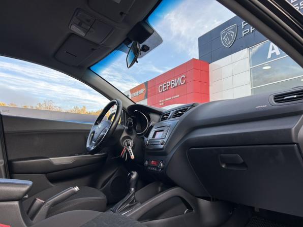 Kia Rio III Рестайлинг с пробегом 2015 года, цена 1 245 000 рублей, 99000 км, хэтчбек, Автокод Объявления