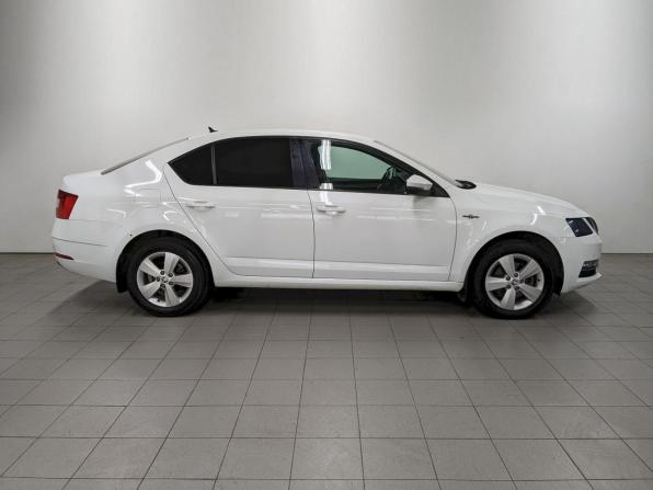 Skoda Octavia III (A7) Рестайлинг с пробегом 2019 года, цена 1 390 000 рублей, 204016 км, лифтбек, Автокод Объявления