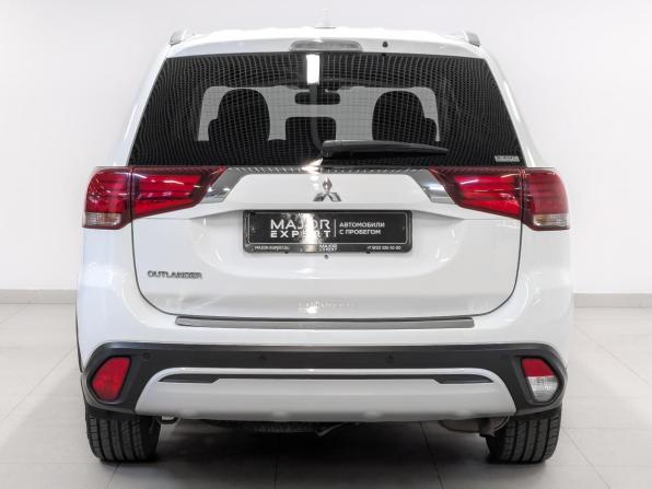 Mitsubishi Outlander III Рестайлинг 3 с пробегом 2021 года, цена 2 350 000 рублей, 98685 км, внедорожник, Автокод Объявления