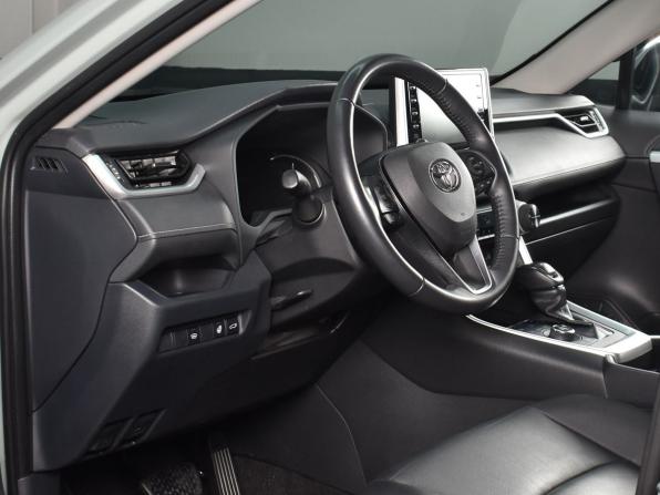 Toyota RAV4 V (XA50) с пробегом 2019 года, цена 3 239 995 рублей, 79062 км, внедорожник, Автокод Объявления