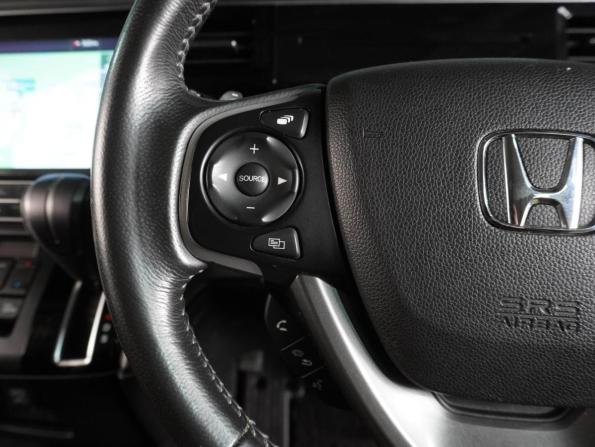 Honda Stepwgn V Рестайлинг с пробегом 2019 года, цена 2 769 000 рублей, 52237 км, минивэн, Автокод Объявления