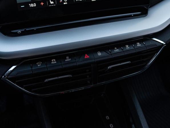 Skoda Octavia IV (A8) с пробегом 2020 года, цена 2 226 000 рублей, 210212 км, лифтбек, Автокод Объявления