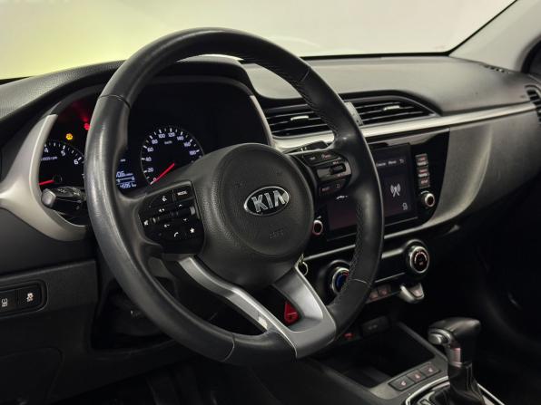 Kia Rio IV Рестайлинг с пробегом 2020 года, цена 1 660 000 рублей, 45500 км, седан, Автокод Объявления