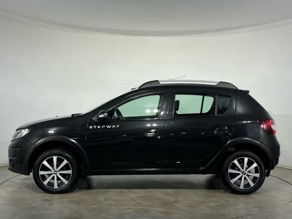Renault Sandero II с пробегом 2015 года, цена 850 000 рублей, 89070 км, хэтчбек, Автокод Объявления