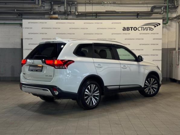 Mitsubishi Outlander III Рестайлинг 3 с пробегом 2019 года, цена 1 899 000 рублей, 126000 км, внедорожник, Автокод Объявления