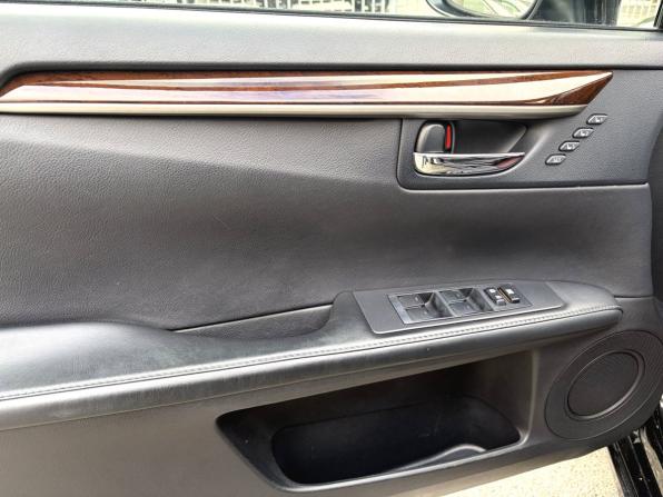Lexus ES VI с пробегом 2014 года, цена 1 890 000 рублей, 246668 км, седан, Автокод Объявления