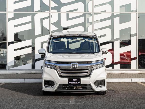 Honda Stepwgn V Рестайлинг с пробегом 2018 года, цена 2 320 000 рублей, 75960 км, минивэн, Автокод Объявления