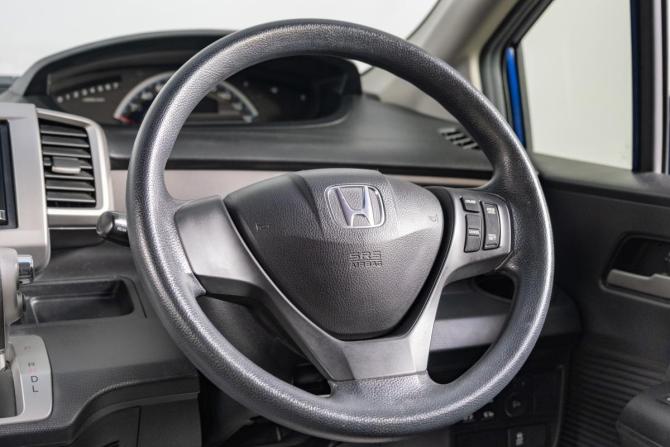 Honda Freed I Рестайлинг с пробегом 2012 года, цена 1 099 000 рублей, 97000 км, компактвэн, Автокод Объявления