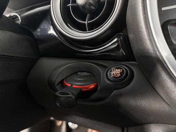 Mini Hatch II (R56) Рестайлинг с пробегом 2013 года, цена 1 612 000 рублей, 184215 км, хэтчбек, Автокод Объявления
