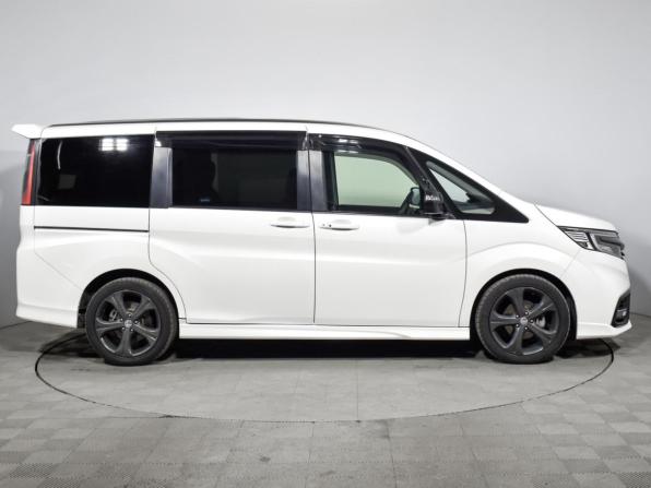 Honda Stepwgn V Рестайлинг с пробегом 2018 года, цена 3 050 000 рублей, 86000 км, минивэн, Автокод Объявления