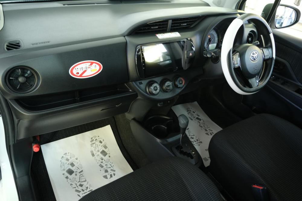 Toyota Vitz III (XP130) Рестайлинг 2 Омск  - изображение 16
