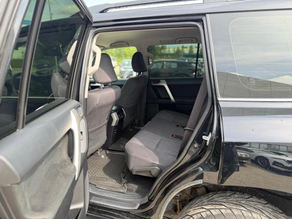 Toyota Land Cruiser Prado 150 Series Рестайлинг 2 с пробегом 2018 года, цена 4 100 000 рублей, 241379 км, внедорожник, Автокод Объявления