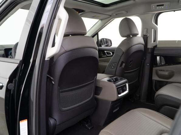 Kia Carnival IV Рестайлинг с пробегом 2025 года, цена 7 745 055 рублей, 49 км, минивэн, Автокод Объявления