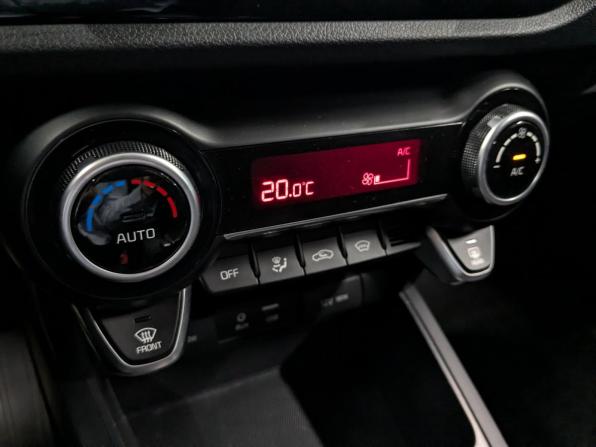 Kia Rio IV с пробегом 2019 года, цена 1 590 000 рублей, 60795 км, хэтчбек, Автокод Объявления