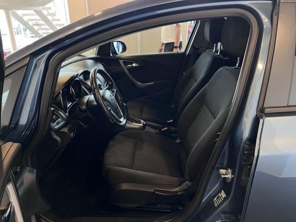 Opel Astra J Рестайлинг с пробегом 2013 года, цена 722 000 рублей, 176100 км, седан, Автокод Объявления