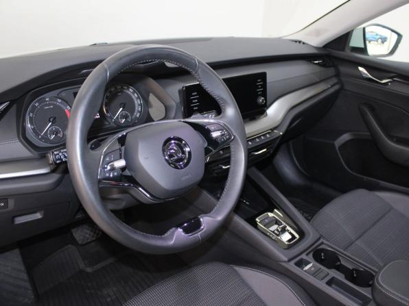 Skoda Octavia IV (A8) с пробегом 2021 года, цена 2 689 900 рублей, 33209 км, лифтбек, Автокод Объявления