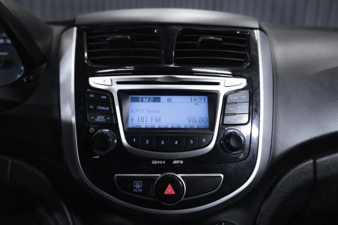 Hyundai Solaris I с пробегом 2013 года, цена 549 999 рублей, 201000 км, хэтчбек, Автокод Объявления