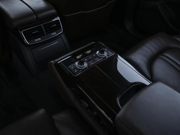 Audi A8 III (D4) Рестайлинг с пробегом 2015 года, цена 2 799 000 рублей, 156539 км, седан, Автокод Объявления