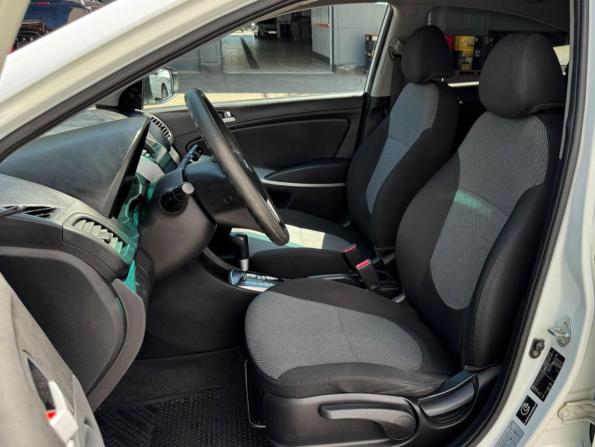 Hyundai Solaris I с пробегом 2013 года, цена 739 000 рублей, 179797 км, седан, Автокод Объявления