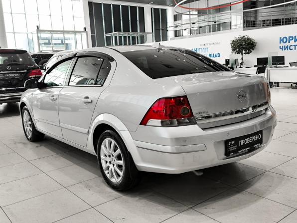 Opel Astra H Рестайлинг с пробегом 2012 года, цена 550 000 рублей, 202405 км, седан, Автокод Объявления