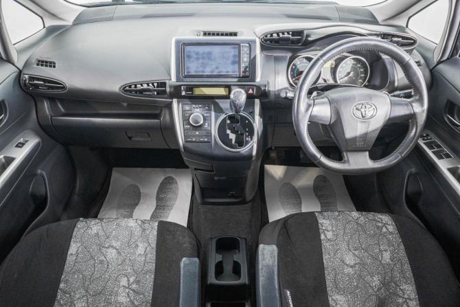 Toyota Wish II с пробегом 2011 года, цена 1 399 000 рублей, 140000 км, минивэн, Автокод Объявления
