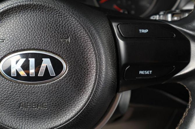 Kia Rio IV Рестайлинг с пробегом 2019 года, цена 1 499 000 рублей, 140000 км, хэтчбек, Автокод Объявления