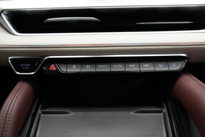 Geely Monjaro I с пробегом 2023 года, цена 3 390 000 рублей, 45000 км, внедорожник, Автокод Объявления