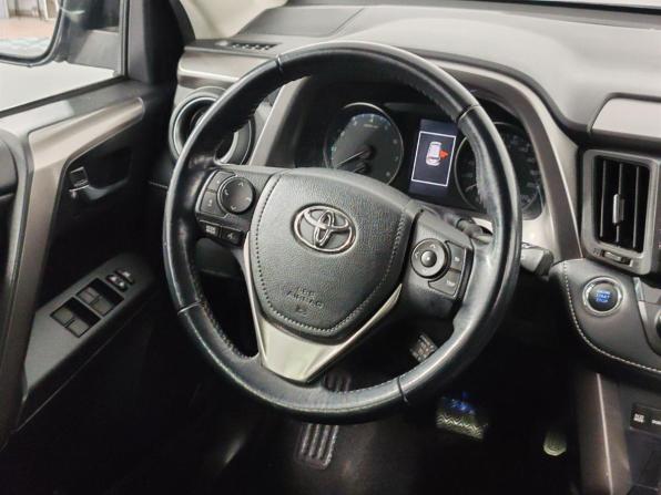 Toyota RAV4 IV (XA40) Рестайлинг с пробегом 2018 года, цена 2 299 000 рублей, 93218 км, внедорожник, Автокод Объявления