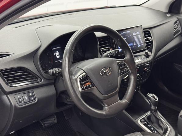 Hyundai Solaris II Рестайлинг с пробегом 2022 года, цена 1 698 000 рублей, 32178 км, седан, Автокод Объявления