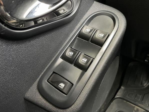 Lada (ВАЗ) Largus I Рестайлинг с пробегом 2025 года, цена 1 758 000 рублей, 9762 км, универсал, Автокод Объявления