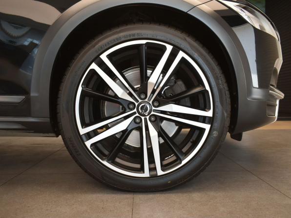 Volvo V90 Cross Country I с пробегом 2018 года, цена 2 890 000 рублей, 203699 км, универсал, Автокод Объявления