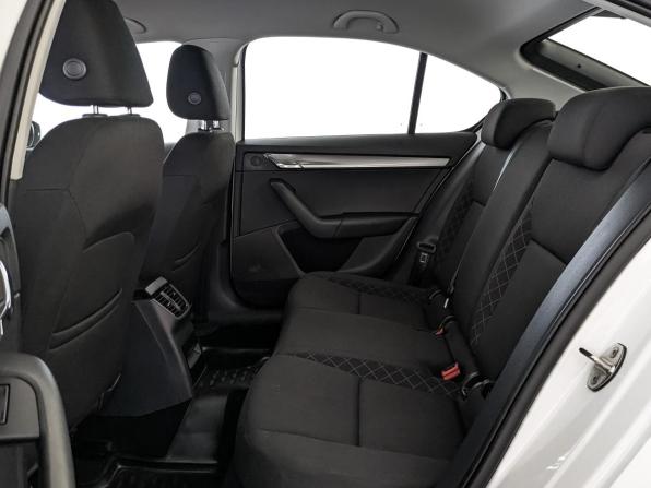 Skoda Octavia III (A7) Рестайлинг с пробегом 2020 года, цена 1 765 000 рублей, 117592 км, лифтбек, Автокод Объявления