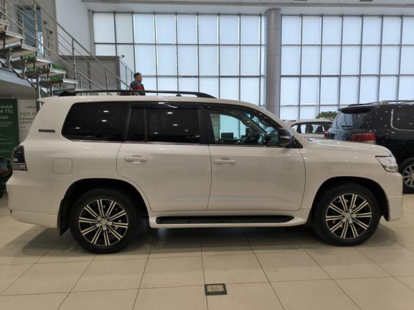 Toyota Land Cruiser 200 Series Рестайлинг 2 с пробегом 2016 года, цена 5 950 000 рублей, 180250 км, внедорожник, Автокод Объявления