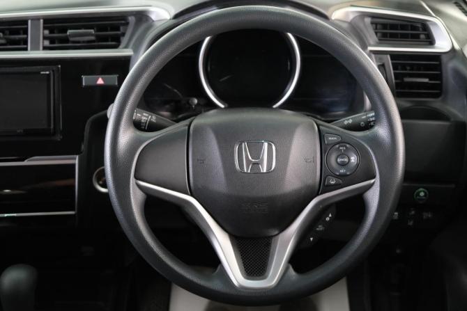 Honda Fit III Рестайлинг с пробегом 2019 года, цена 1 229 000 рублей, 102000 км, хэтчбек, Автокод Объявления