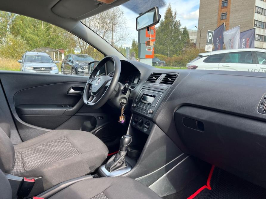 Volkswagen Polo V Рестайлинг Великие Луки  - изображение 13