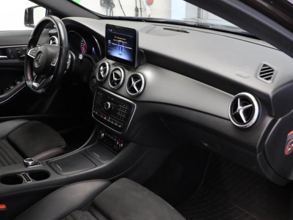 Mercedes-Benz GLA I (X156) с пробегом 2017 года, цена 1 990 000 рублей, 120850 км, внедорожник, Автокод Объявления