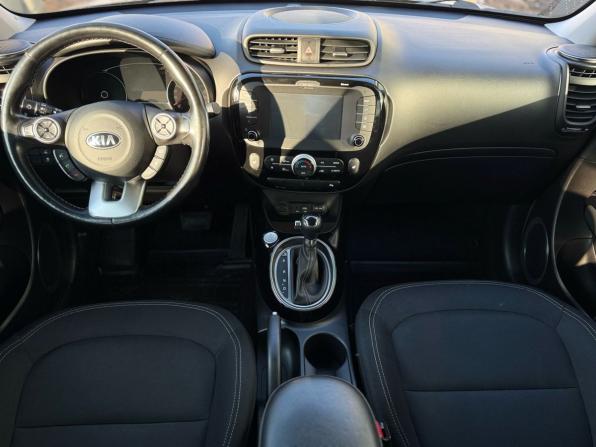 Kia Soul II Рестайлинг с пробегом 2019 года, цена 1 620 000 рублей, 78000 км, хэтчбек, Автокод Объявления