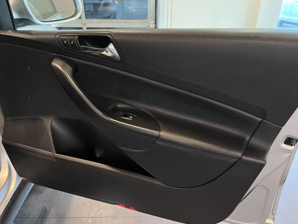 Volkswagen Passat B6 с пробегом 2007 года, цена 299 000 рублей, 327707 км, седан, Автокод Объявления