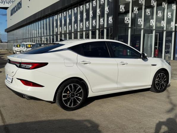 JAC J7 I с пробегом 2023 года, цена 1 277 000 рублей, 64780 км, лифтбек, Автокод Объявления