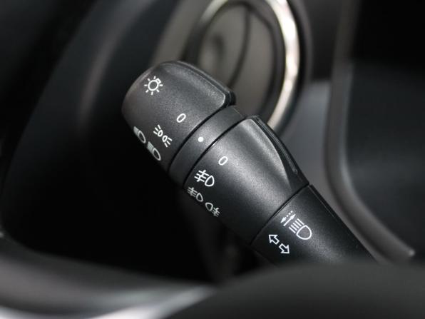 Renault Sandero II Рестайлинг с пробегом 2019 года, цена 1 499 900 рублей, 76910 км, хэтчбек, Автокод Объявления