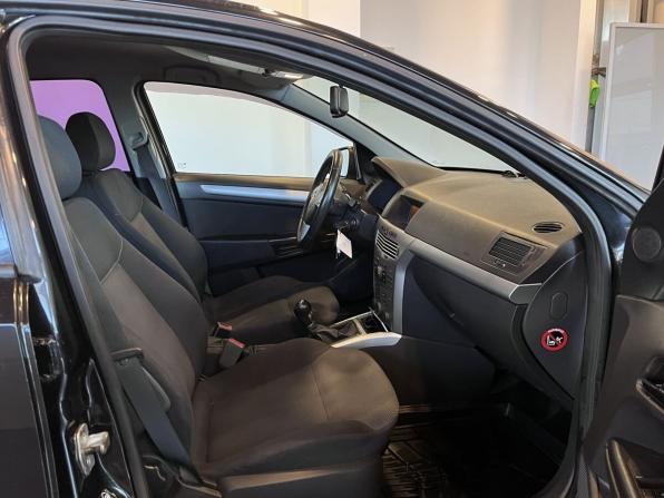 Opel Astra H Рестайлинг с пробегом 2012 года, цена 510 000 рублей, 243716 км, седан, Автокод Объявления